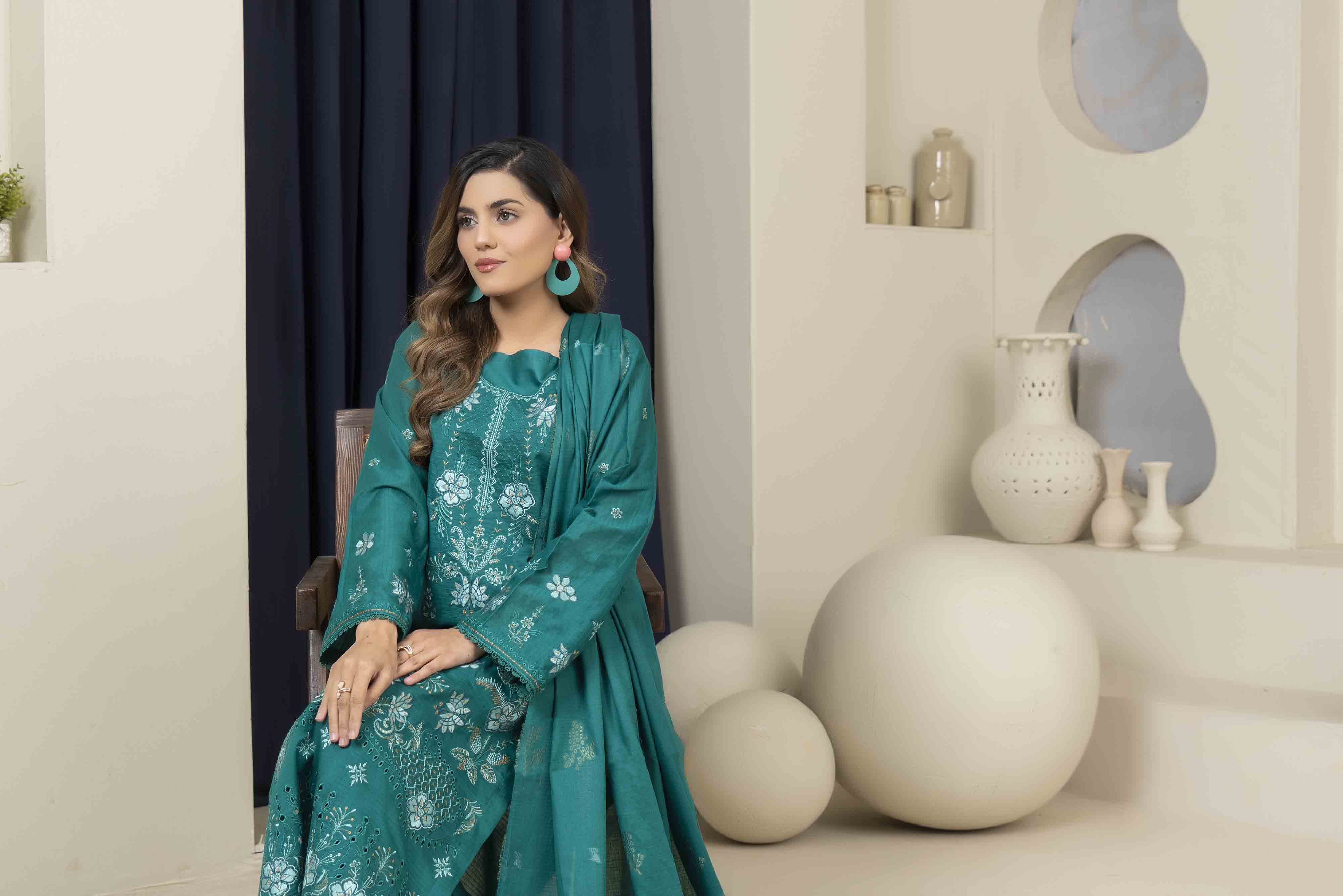 Summer Embroidered Lawn Collection SS’25