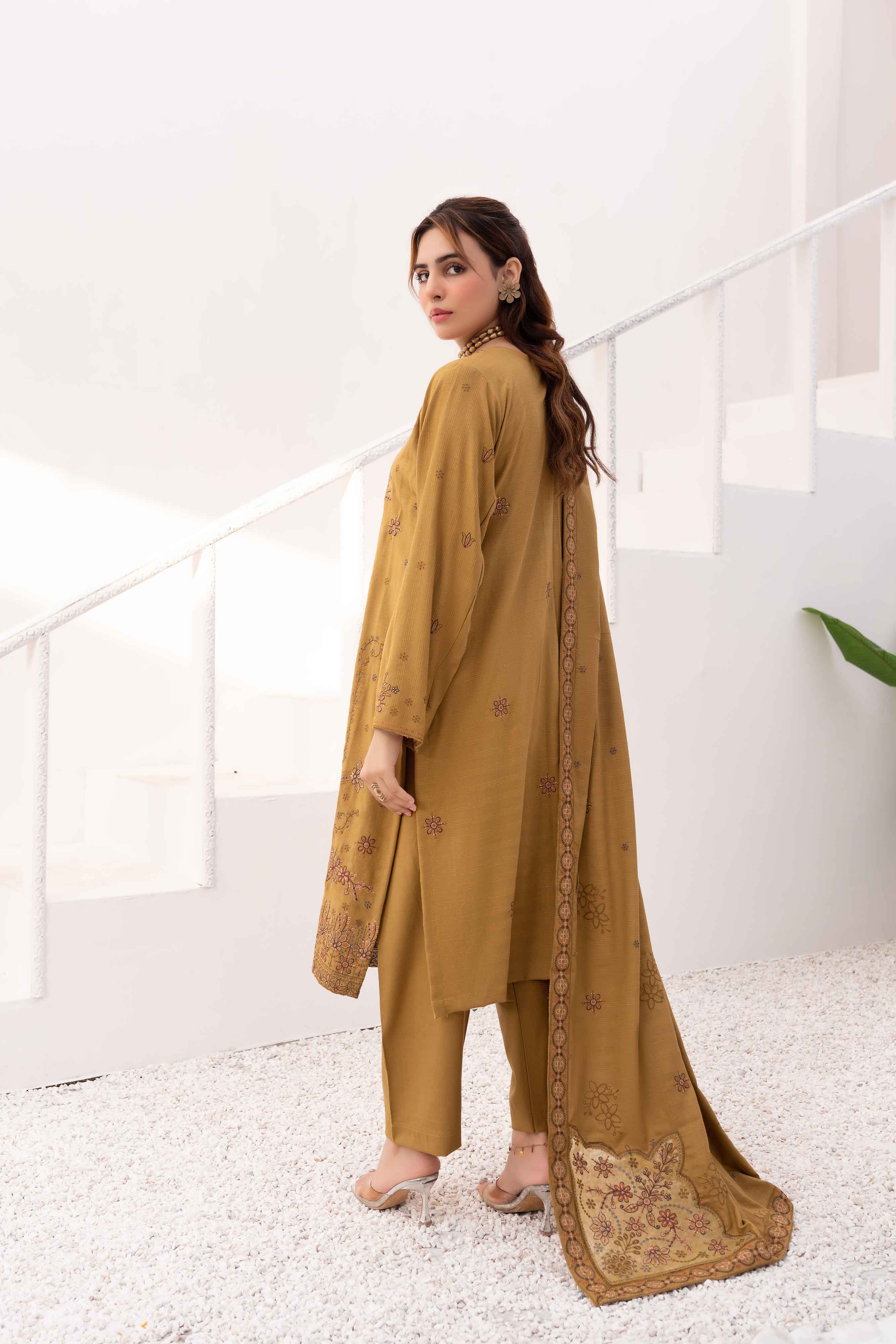 Luxury Beige 3 pcs Embroidered Dhanak Dora Set