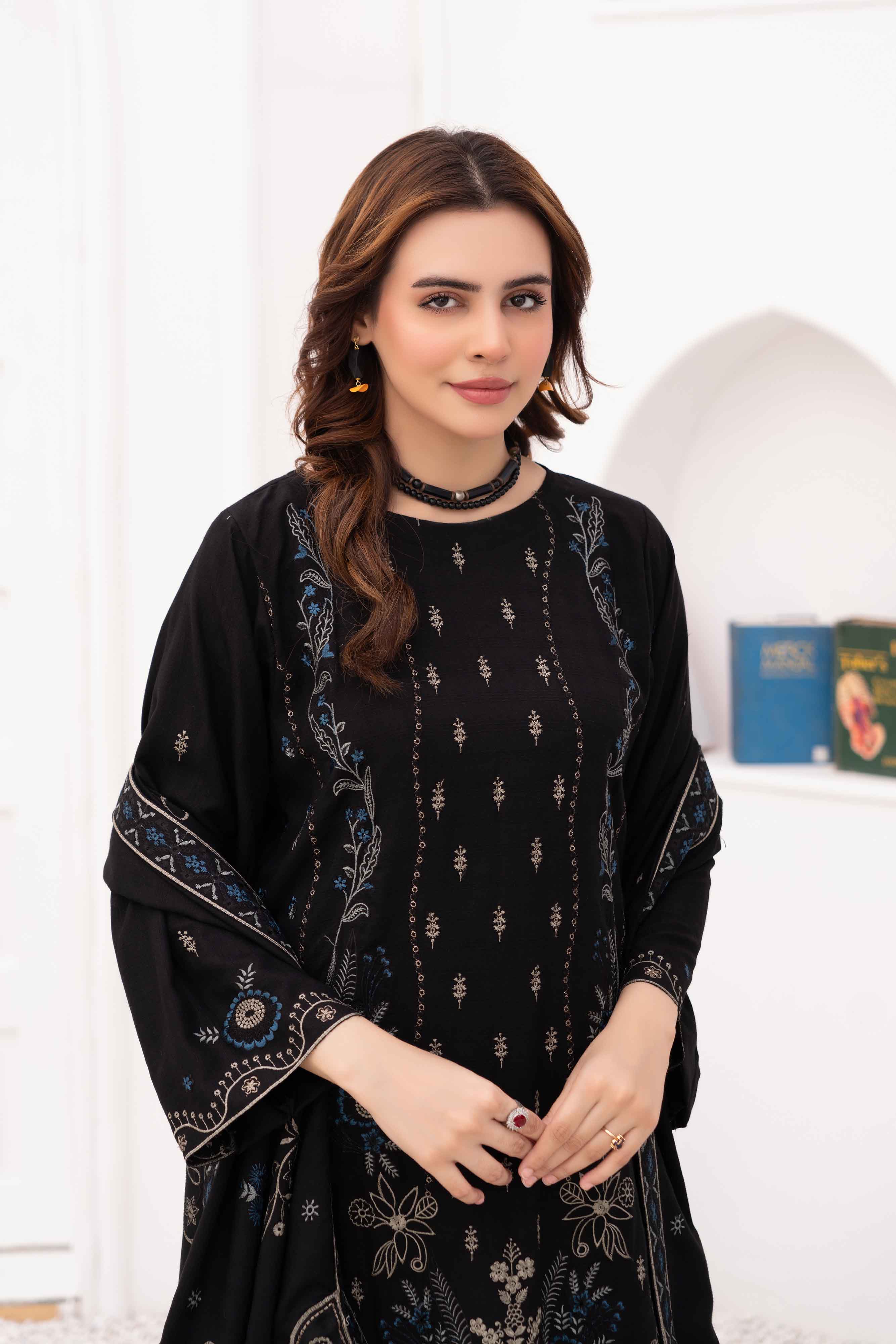 Luxury Black 3 pcs Embroidered Dhanak Dora Set