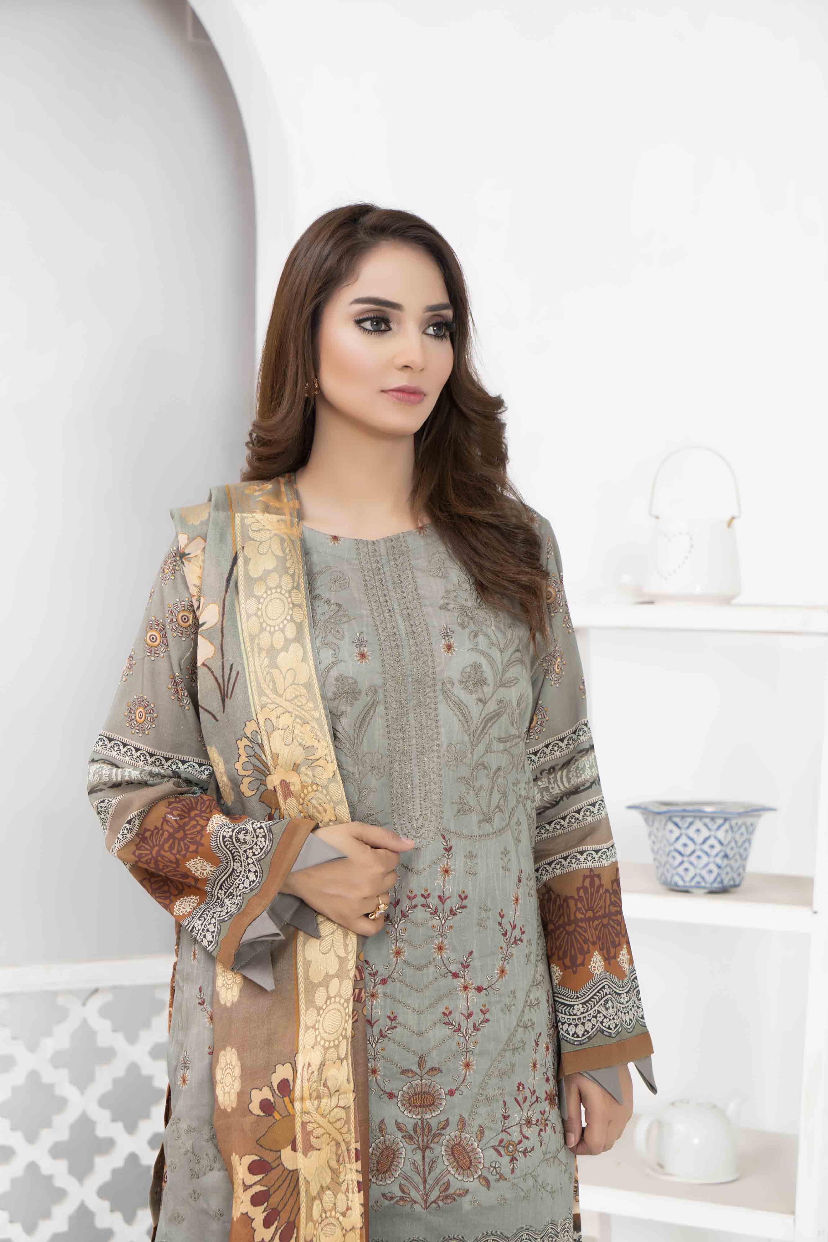 Luxury Grey Printed Embroidered 3 Pcs Lawn Set