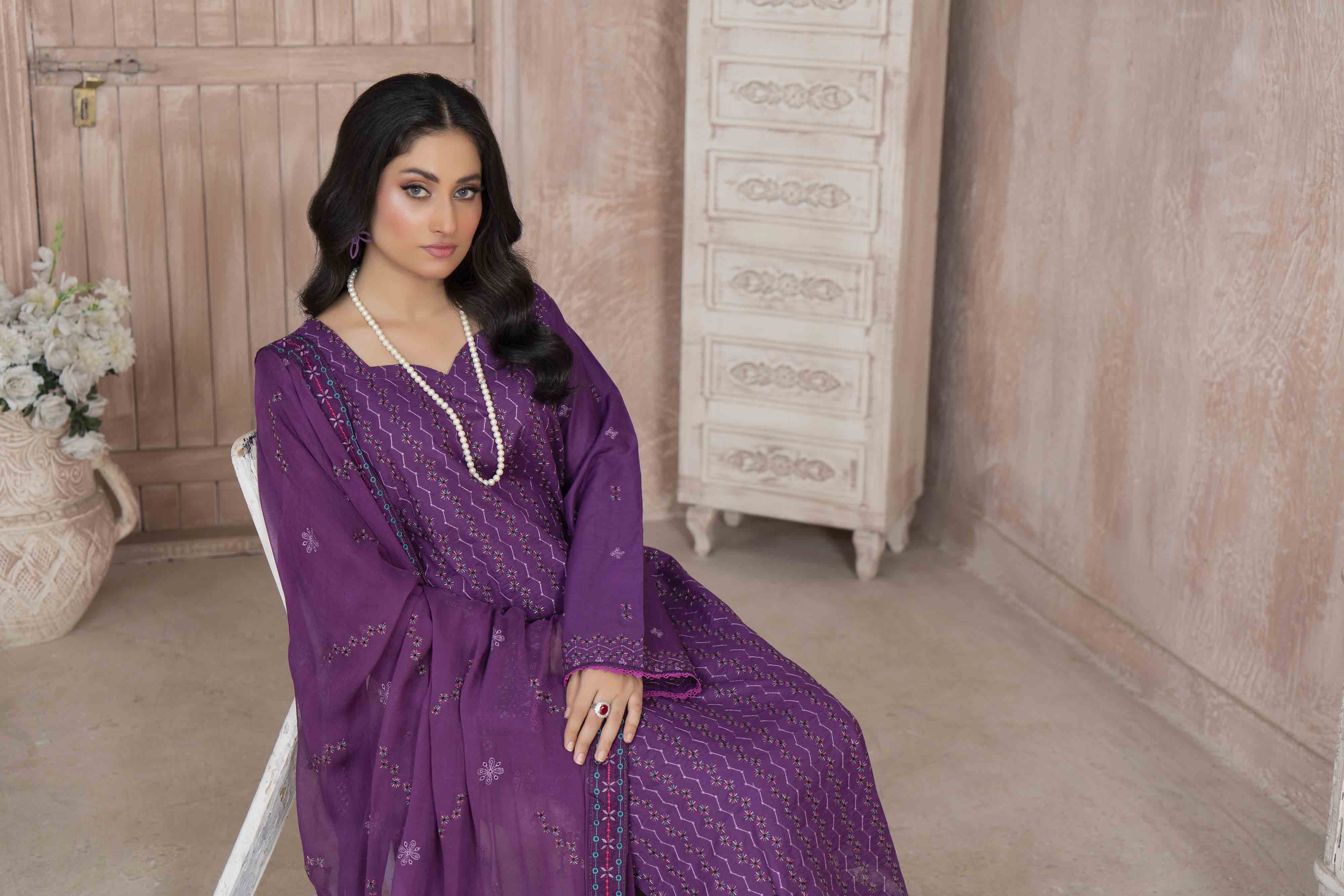 Luxury Magenta Embroidered Lawn Set