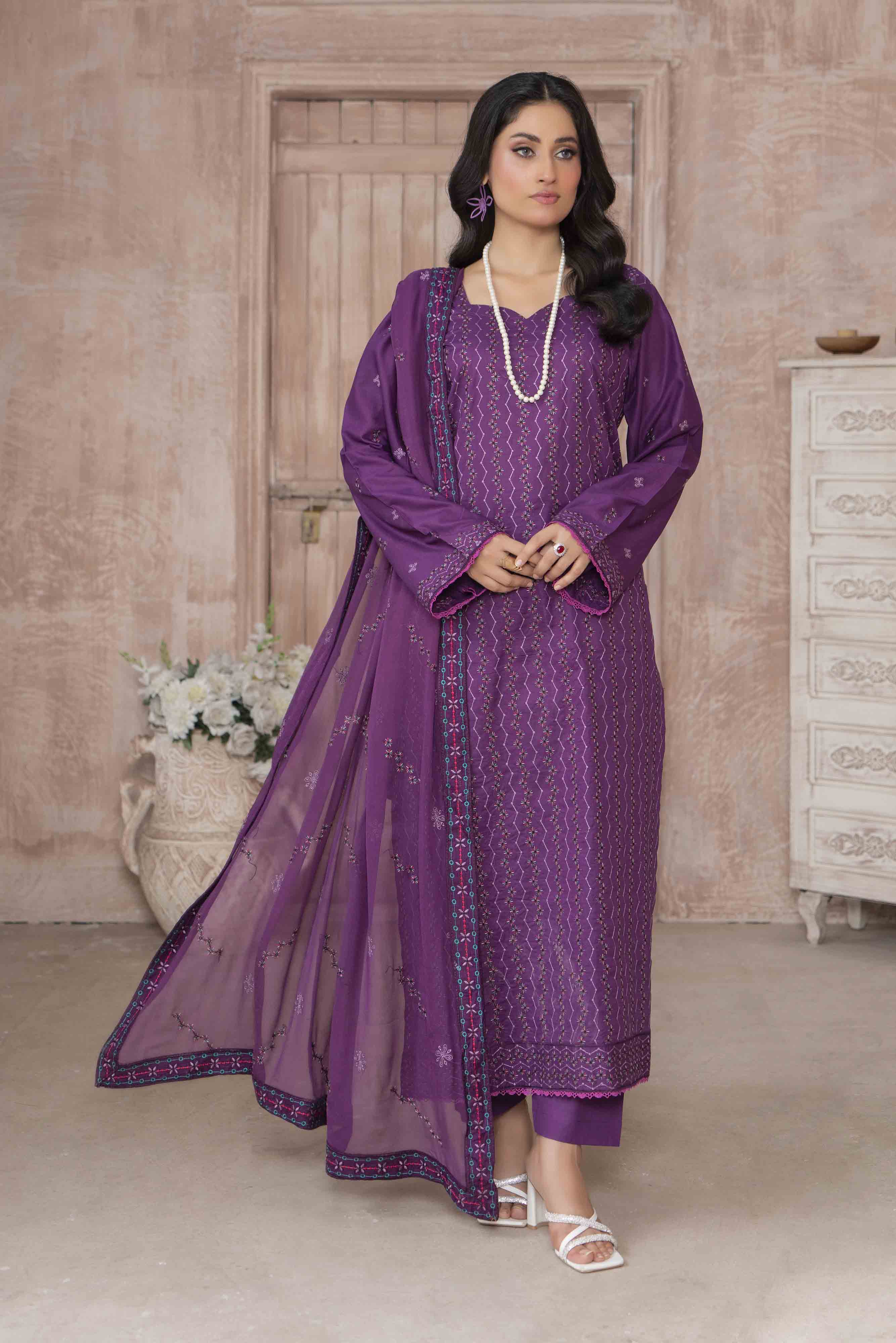 Luxury Magenta Embroidered Lawn Set