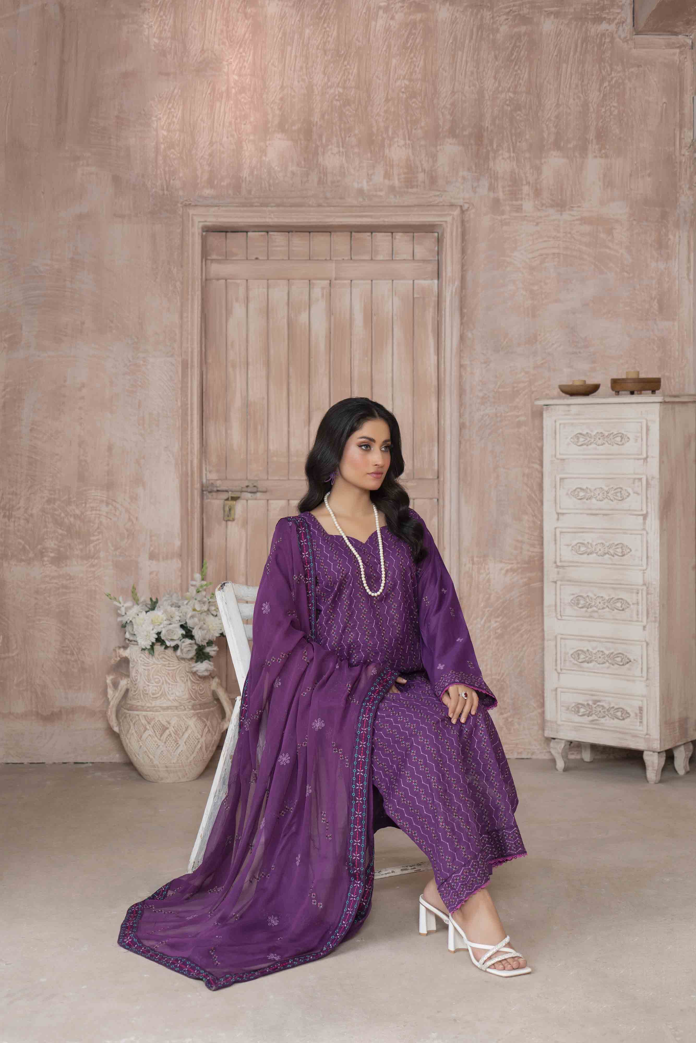 Luxury Magenta Embroidered Lawn Set