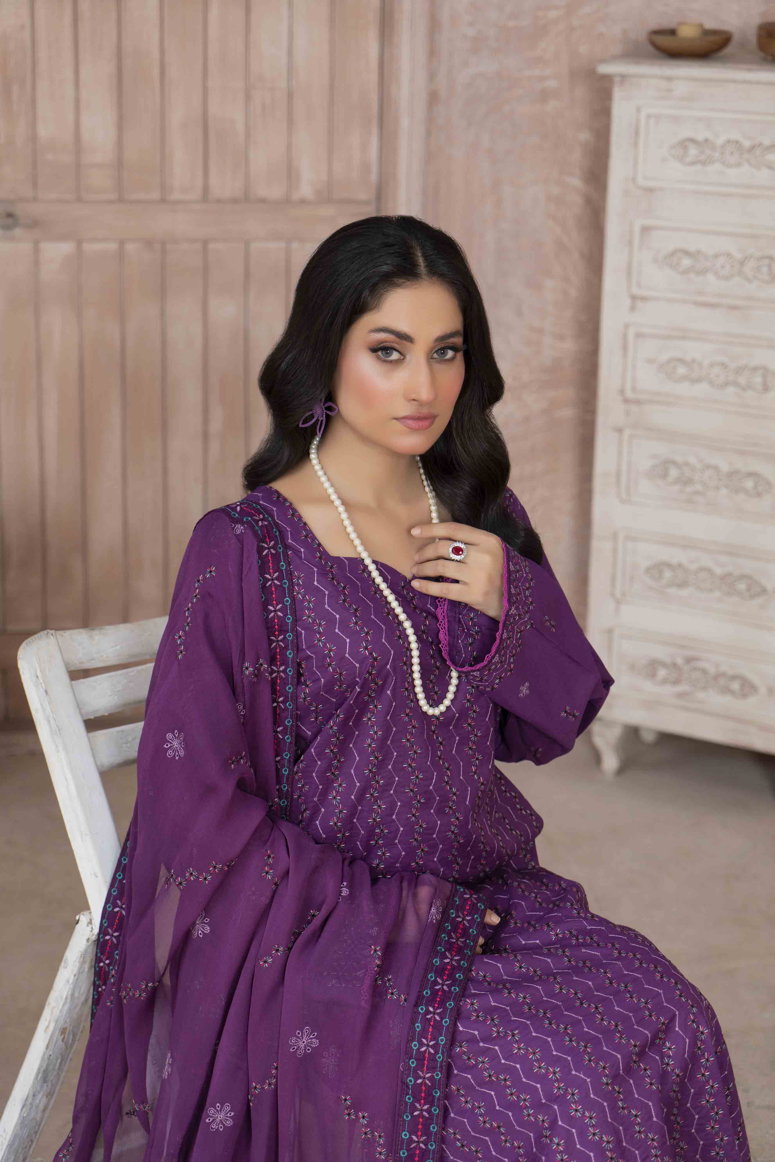 Luxury Magenta Embroidered Lawn Set