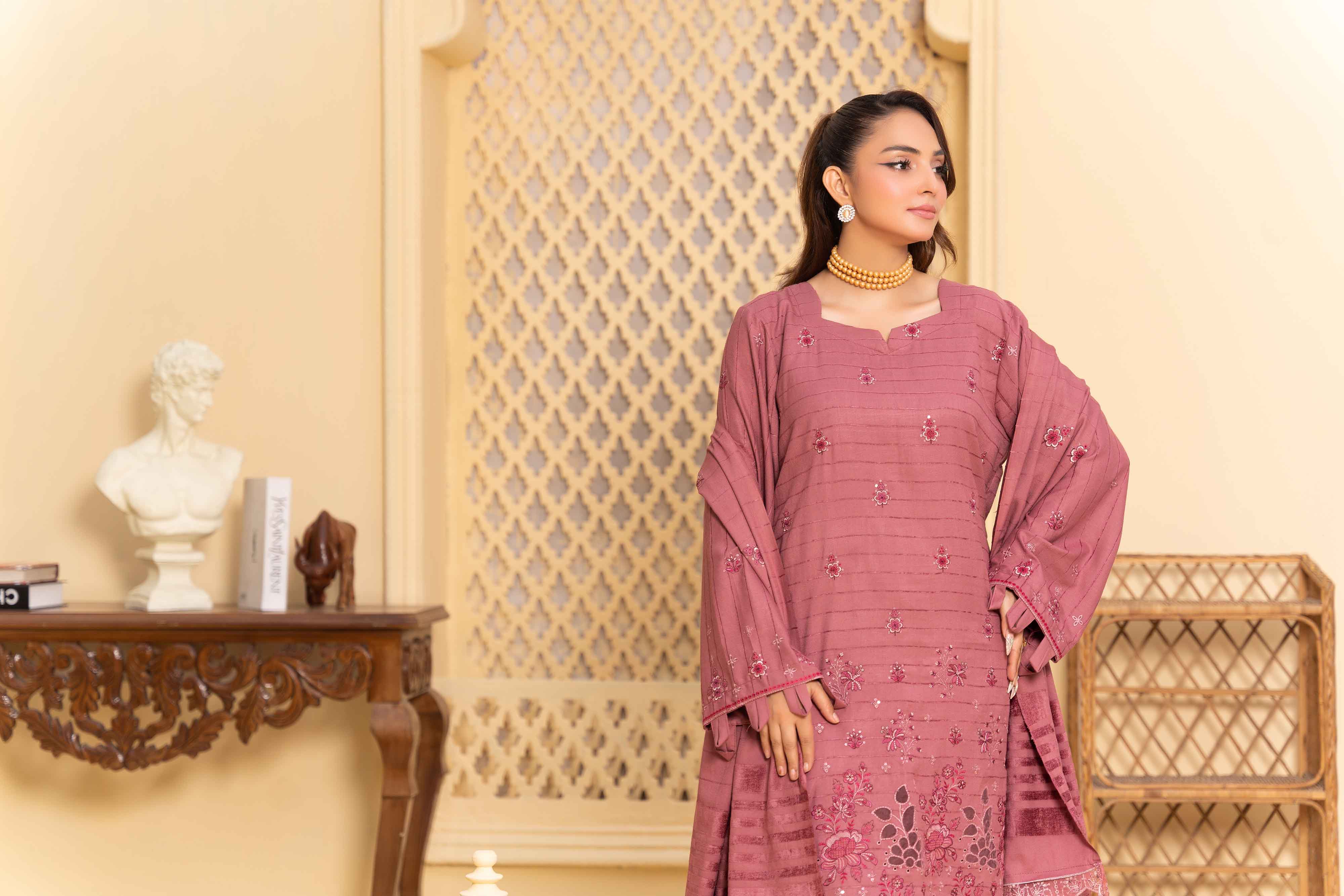 Luxury Pink 3 Pcs Dhanak Embroidered Applique suit