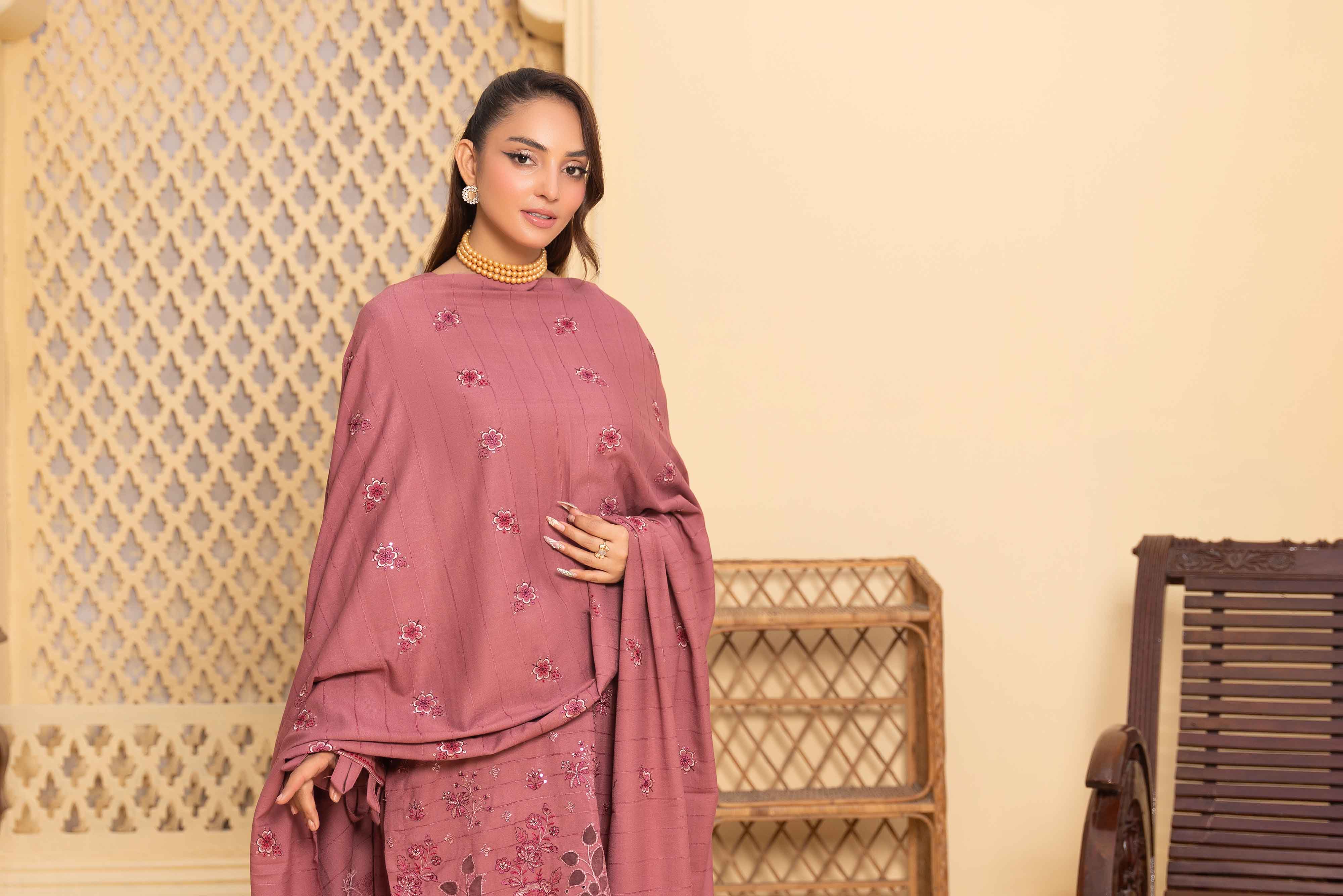 Luxury Pink 3 Pcs Dhanak Embroidered Applique suit