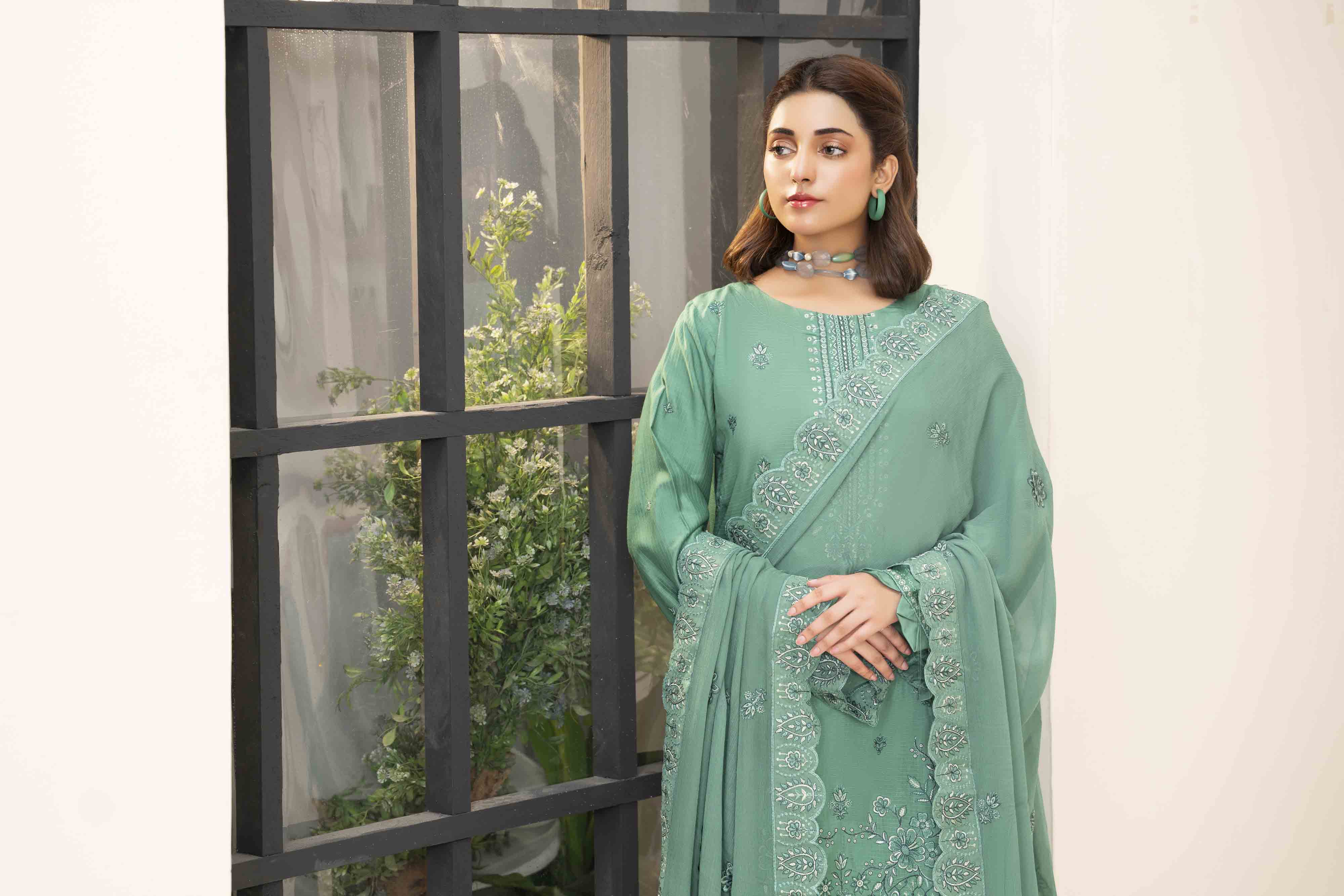 Luxury Pista 3 Pcs Embroidered Viscose Doria Suit