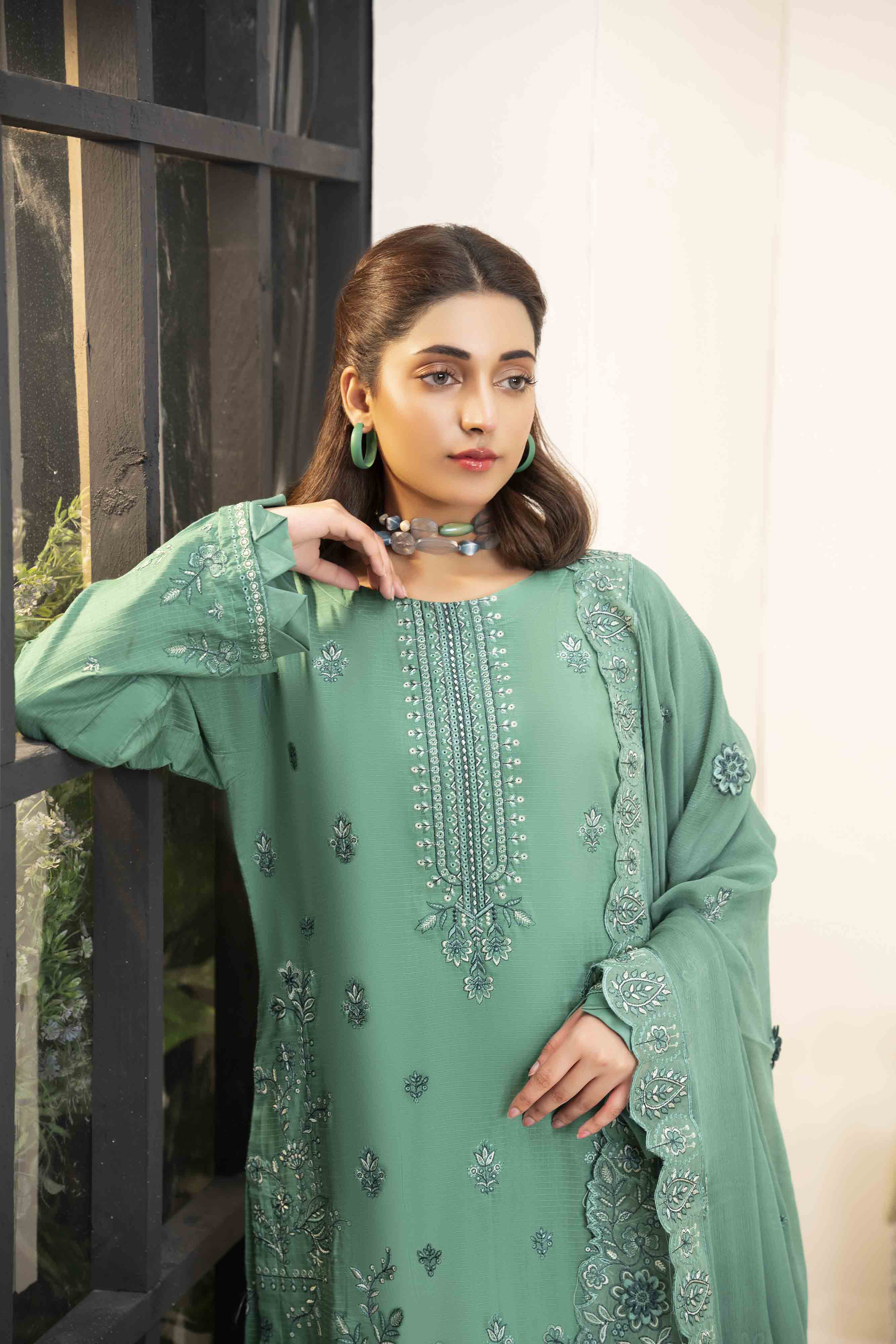 Luxury Pista 3 Pcs Embroidered Viscose Doria Suit