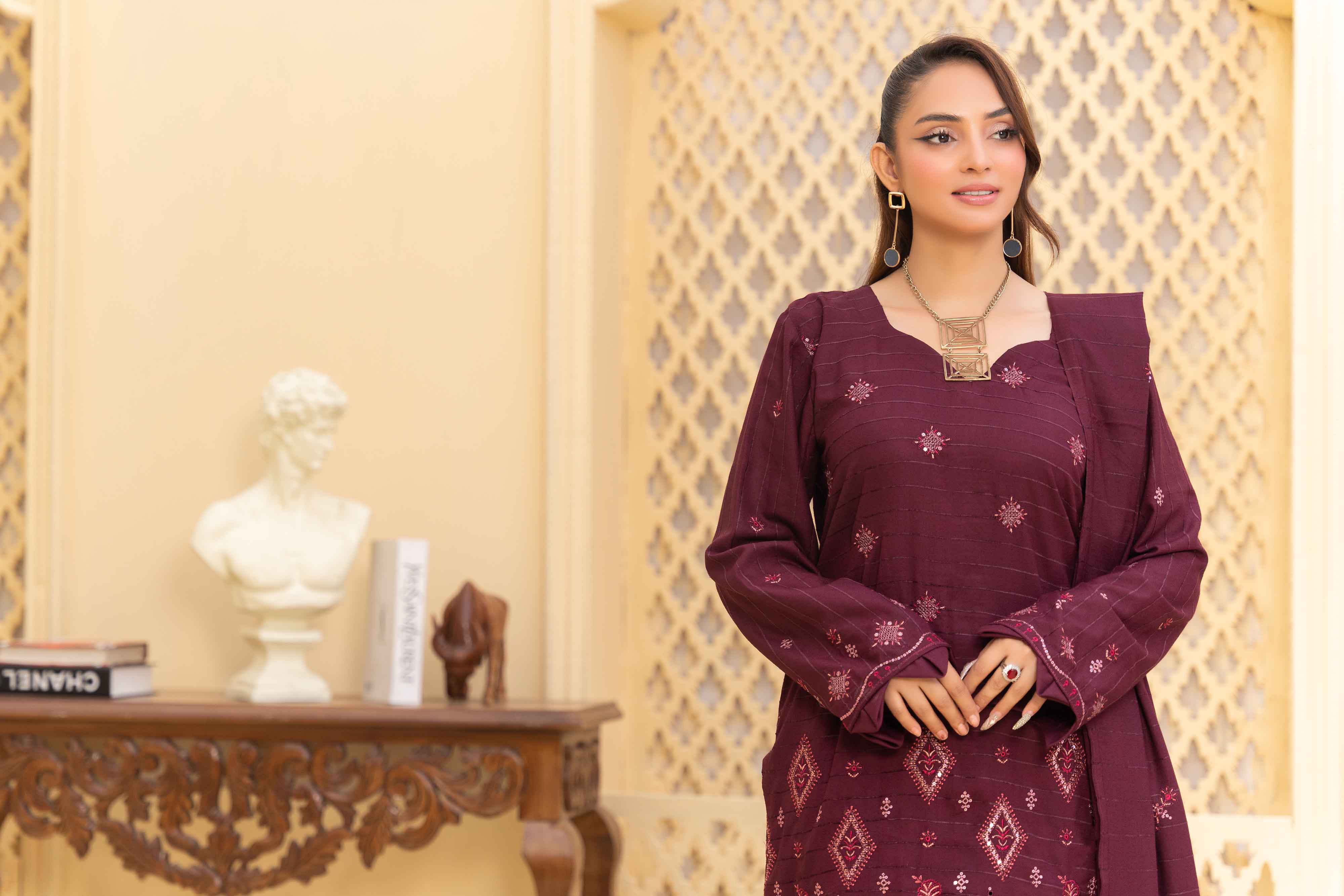 Luxury Plum 3 Pcs Dhanak Embroidered Applique suit