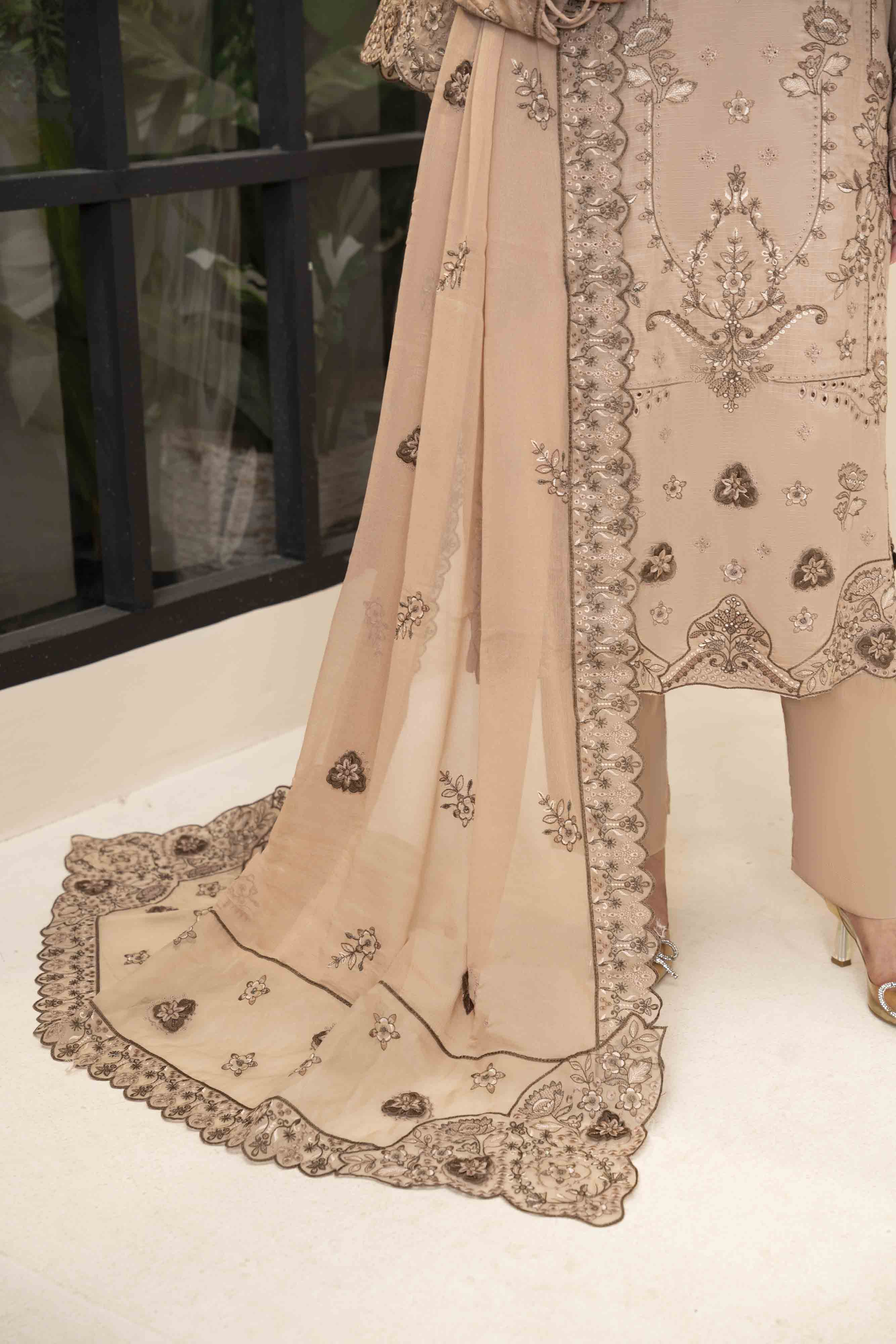 Luxury Skin 3 Pcs Embroidered Viscose Doria Suit