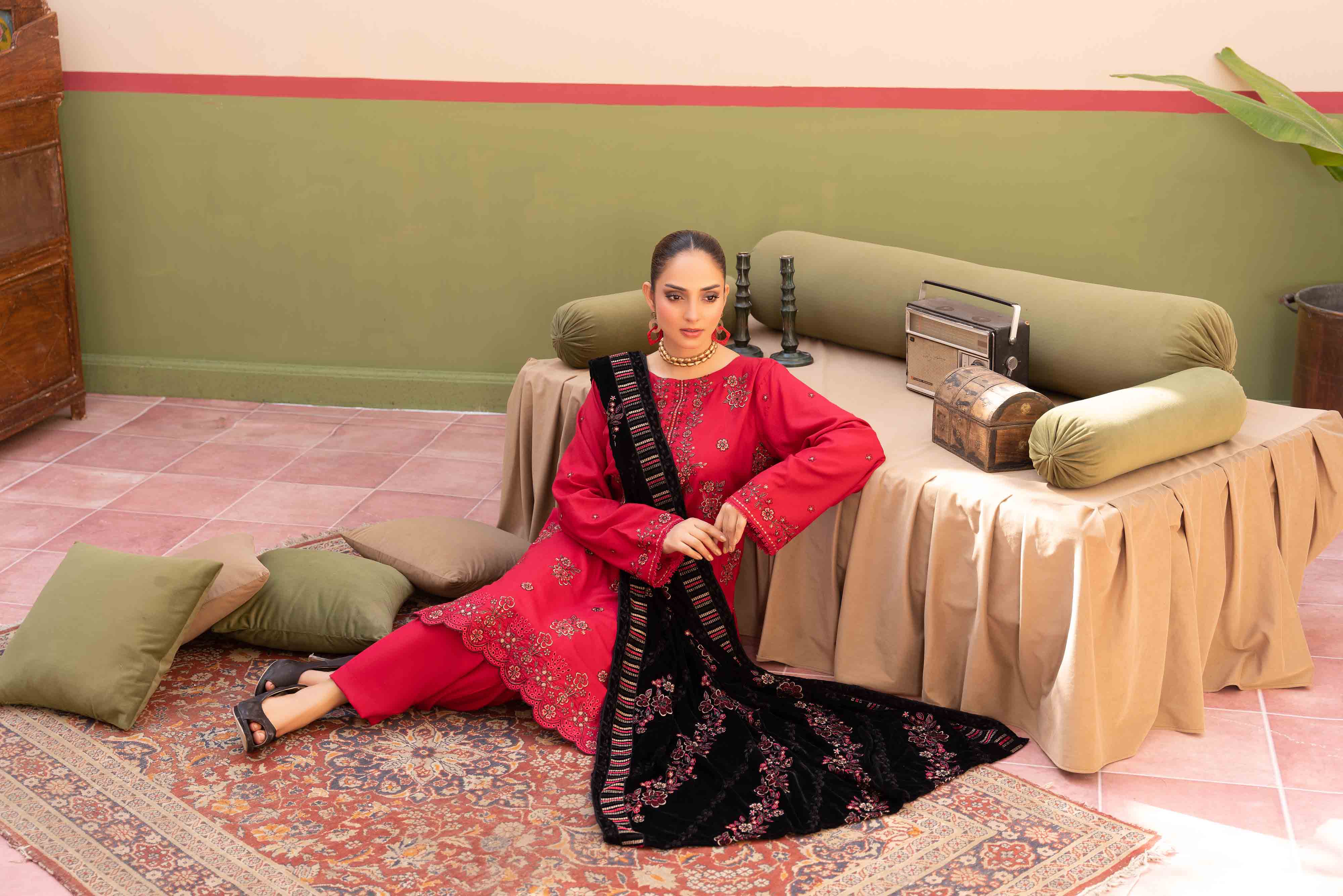 Luxury Aatshi-Deep Pink 3 Pcs Embroidered Dhanak Set