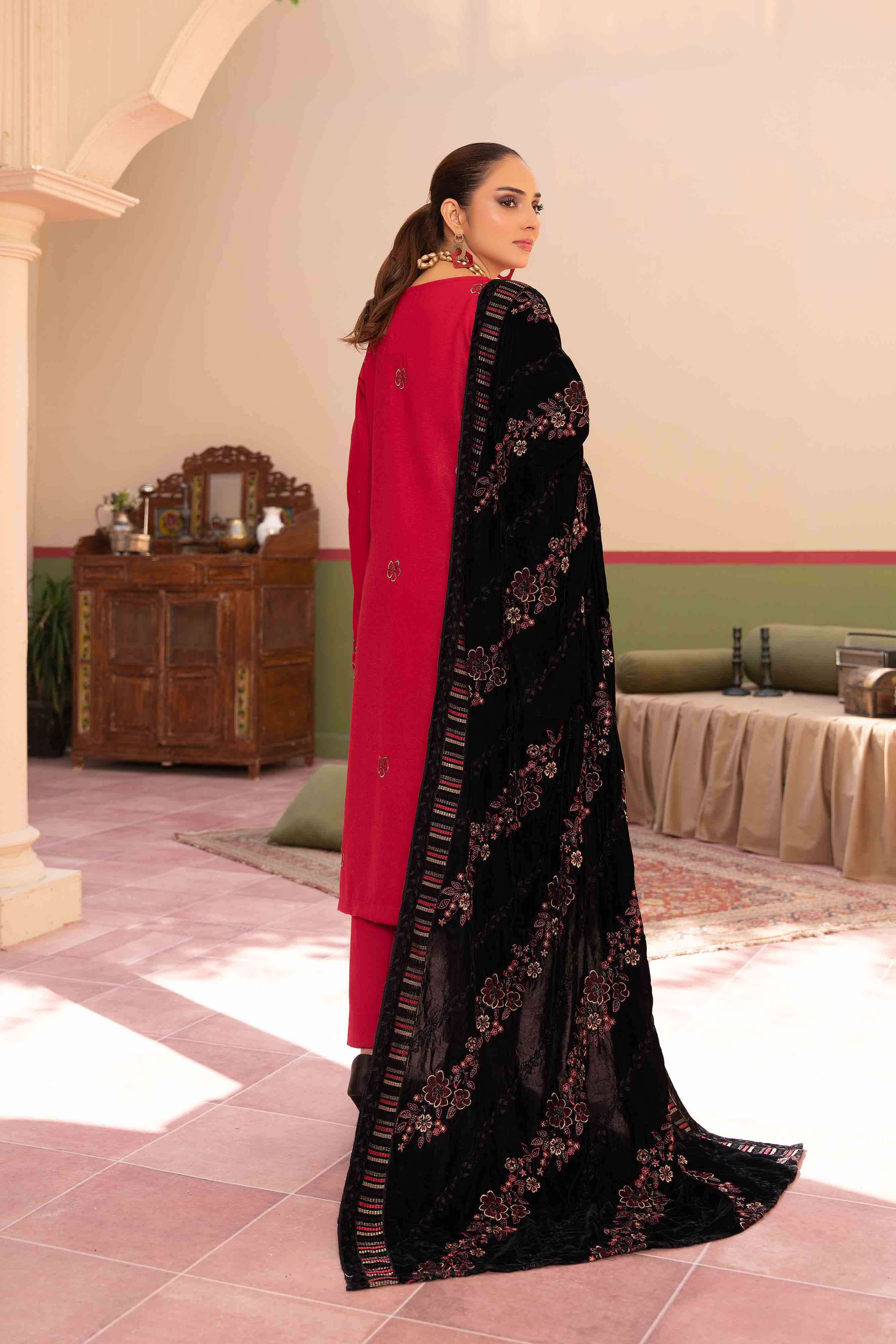 Luxury Aatshi-Deep Pink 3 Pcs Embroidered Dhanak Set