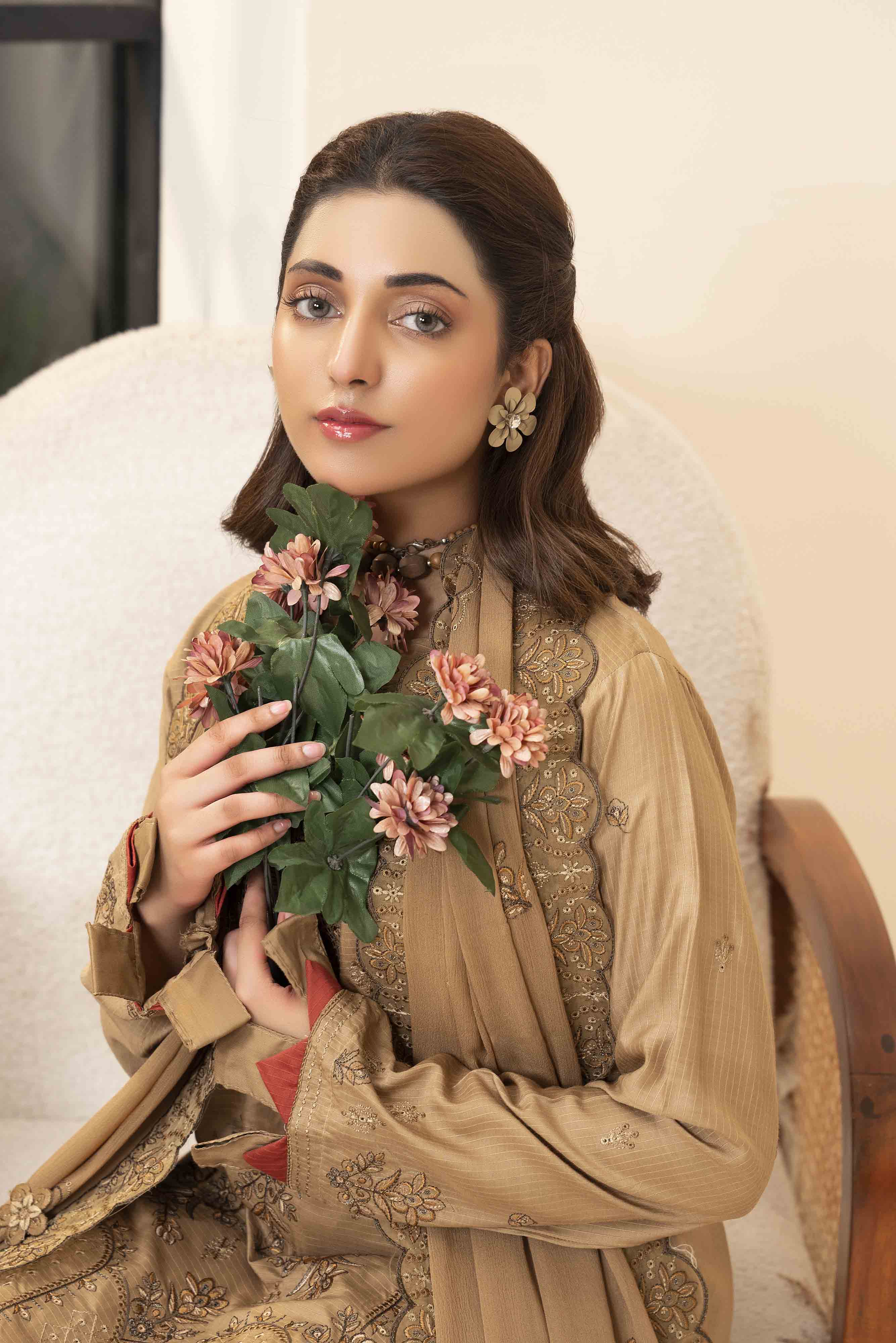 Luxury Beige 3 Pcs Embroidered Viscose Doria Suit