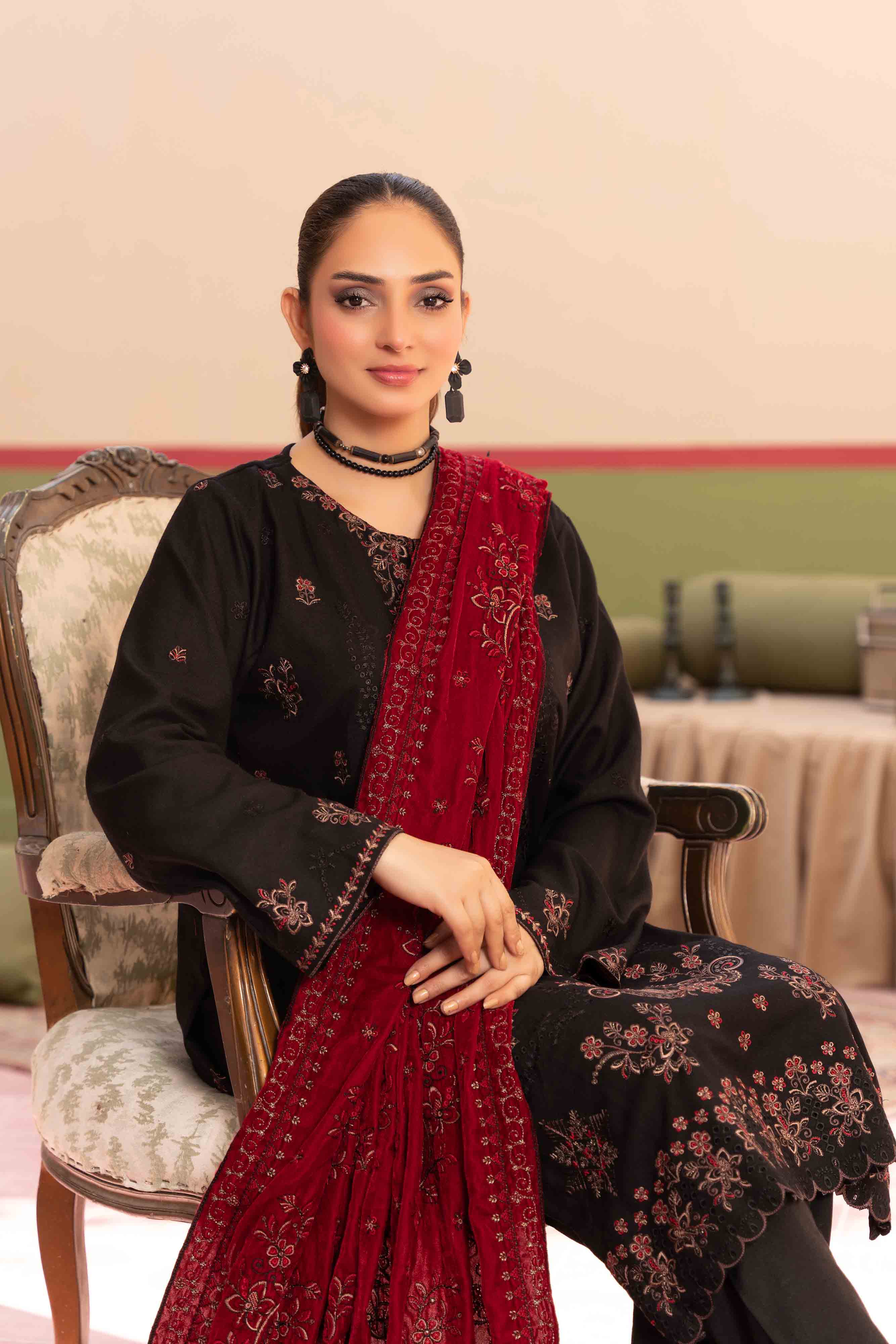 Luxury Black 3 Pcs Embroidered Dhanak Set