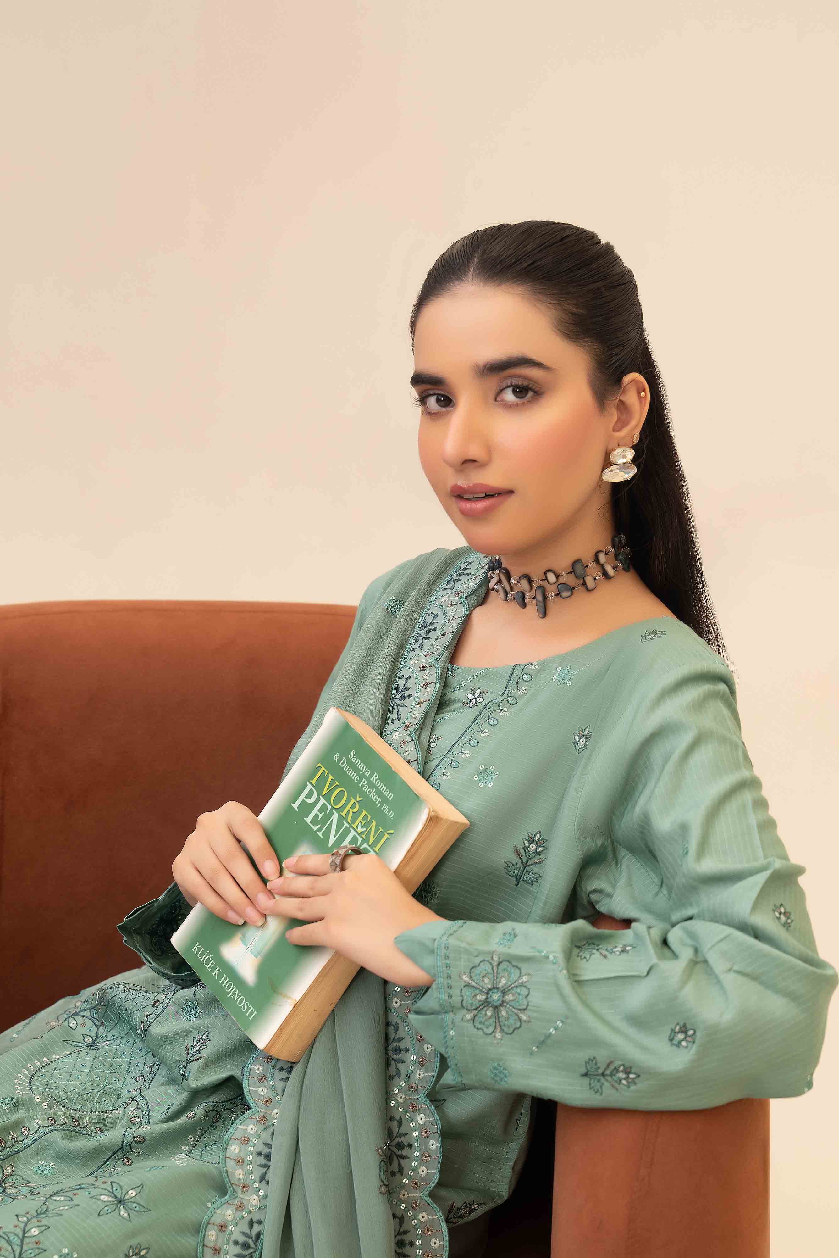 Luxury Pista 3 Pcs Doria Embroidered Viscose Suit