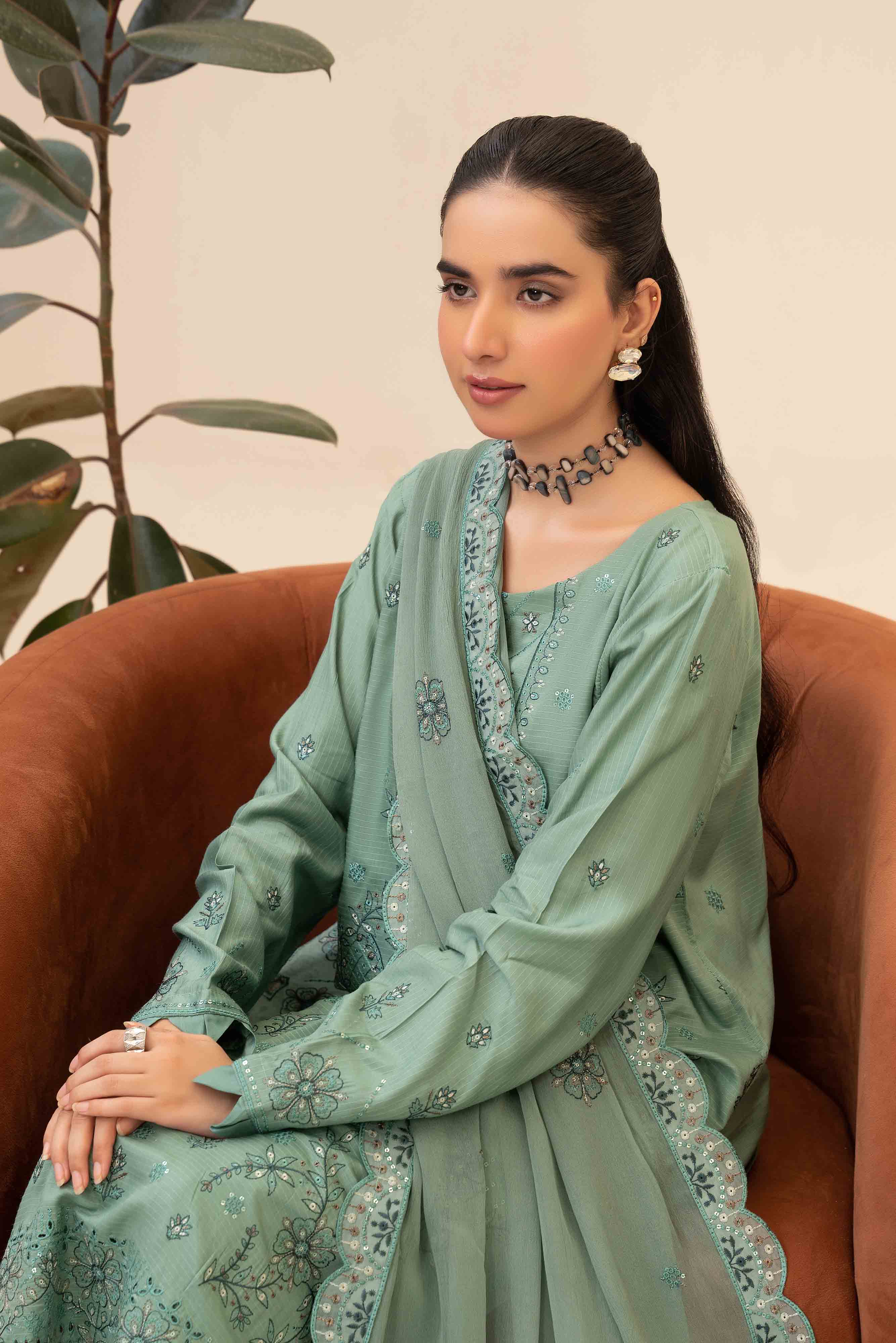 Luxury Pista 3 Pcs Doria Embroidered Viscose Suit