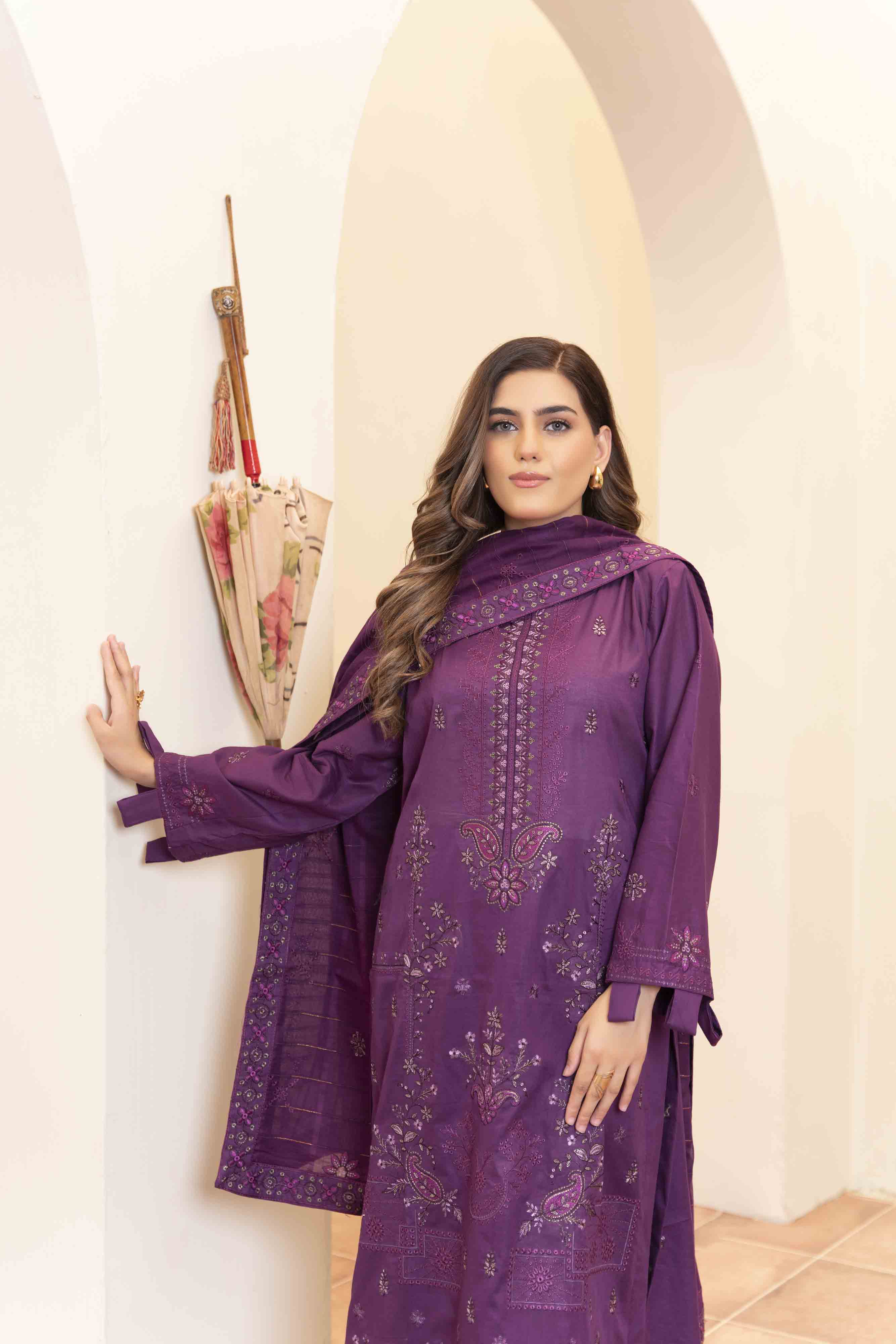 Luxury Magenta Embroidered Lawn Set