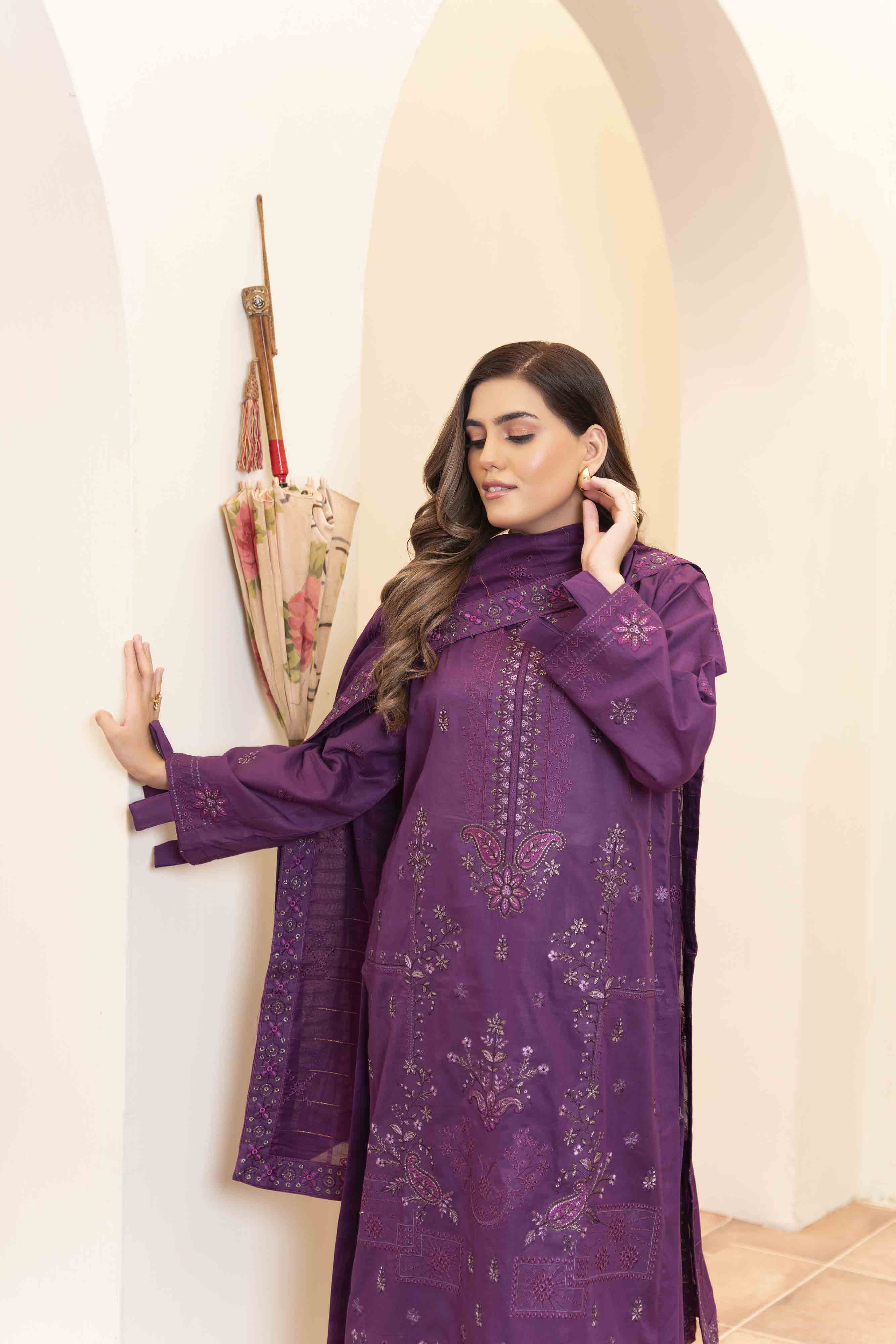 Luxury Magenta Embroidered Lawn Set