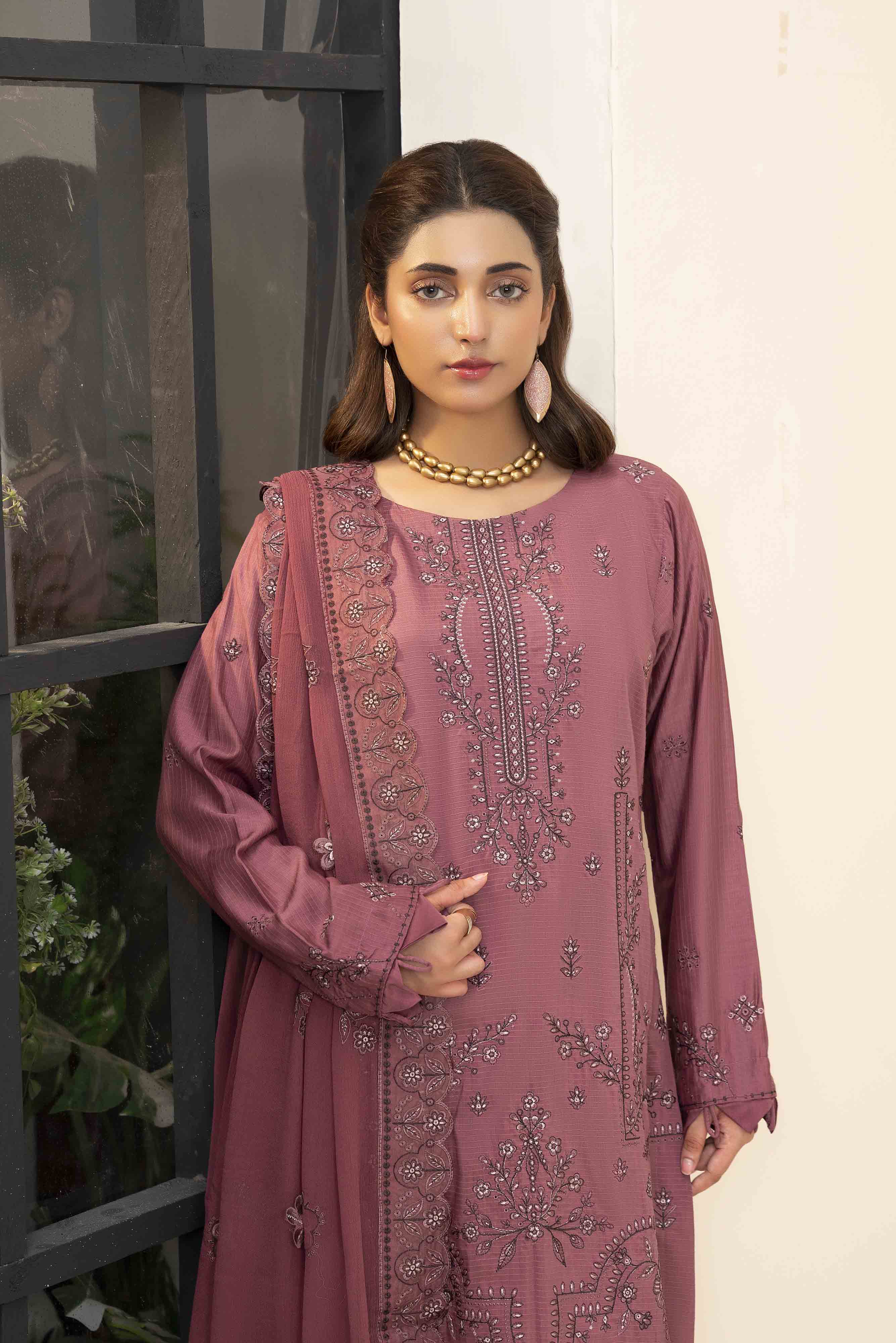 Mauve 3 Pcs Embroidered Viscose Doria Suit