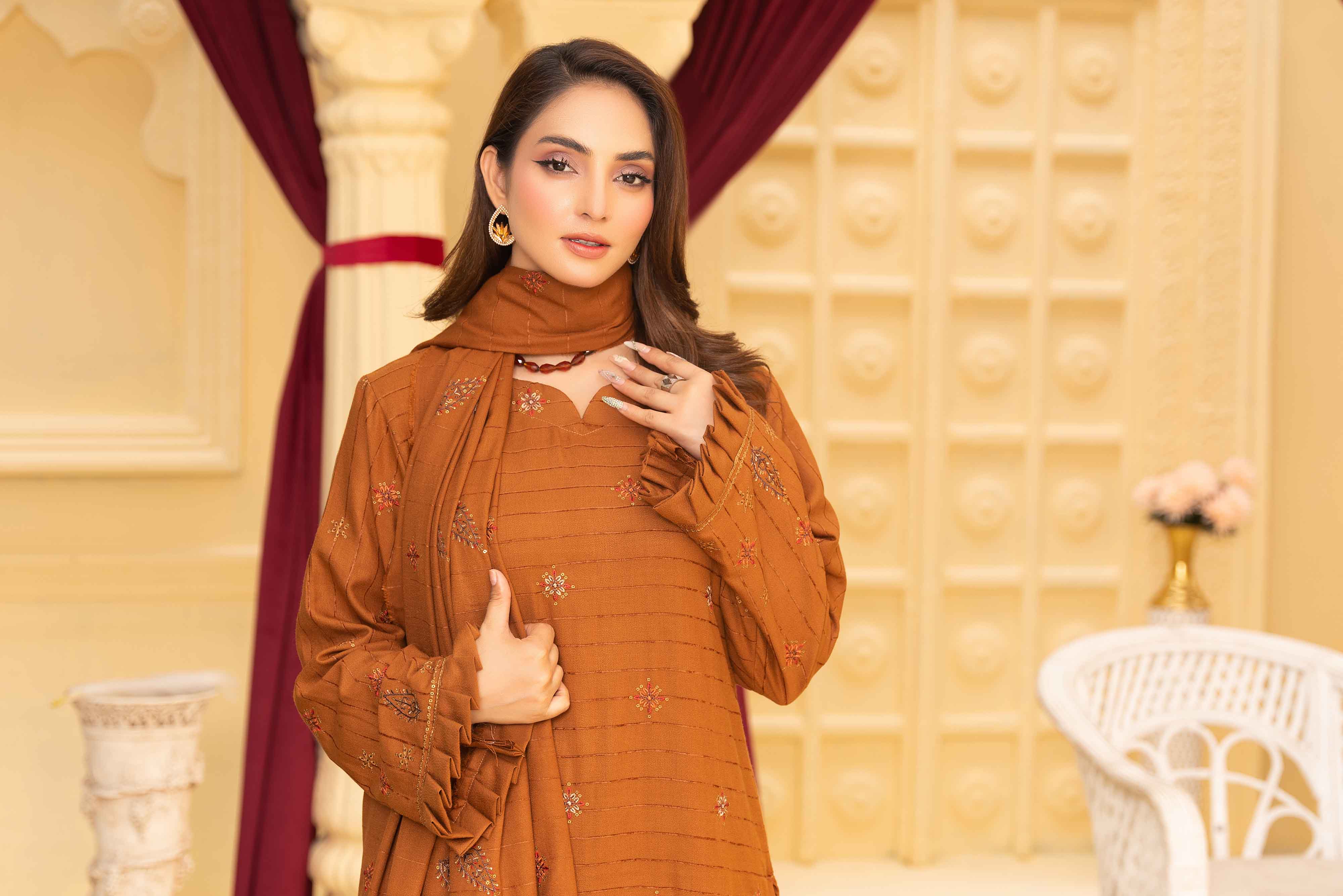 Mustard 3 Pcs Dhanak Embroidered Applique suit