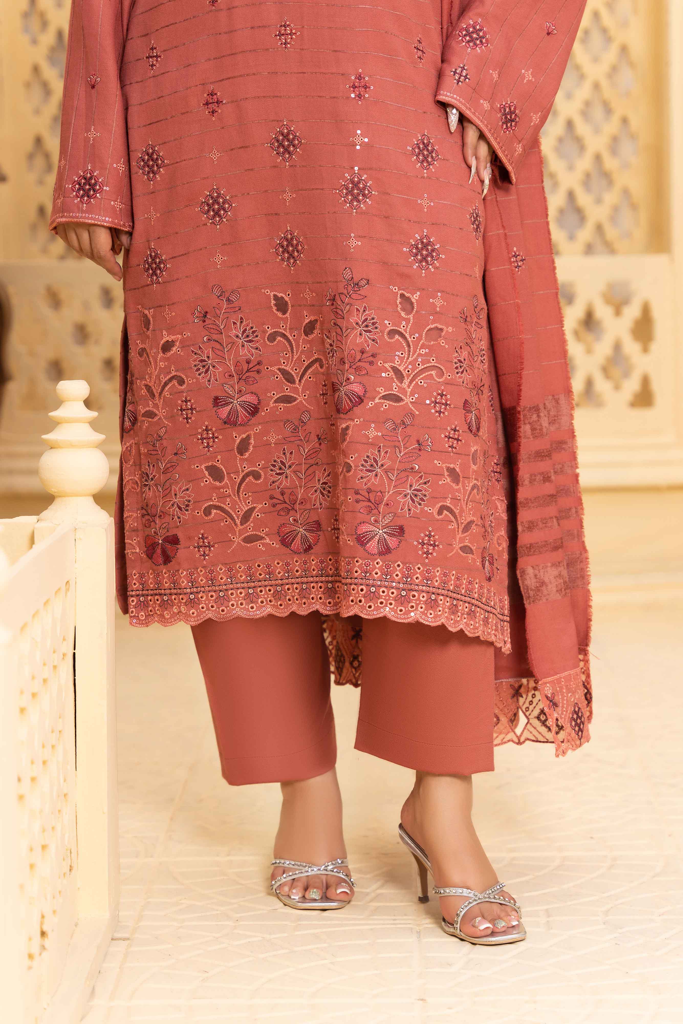 Peach 3 Pcs Dhanak Embroidered Applique suit