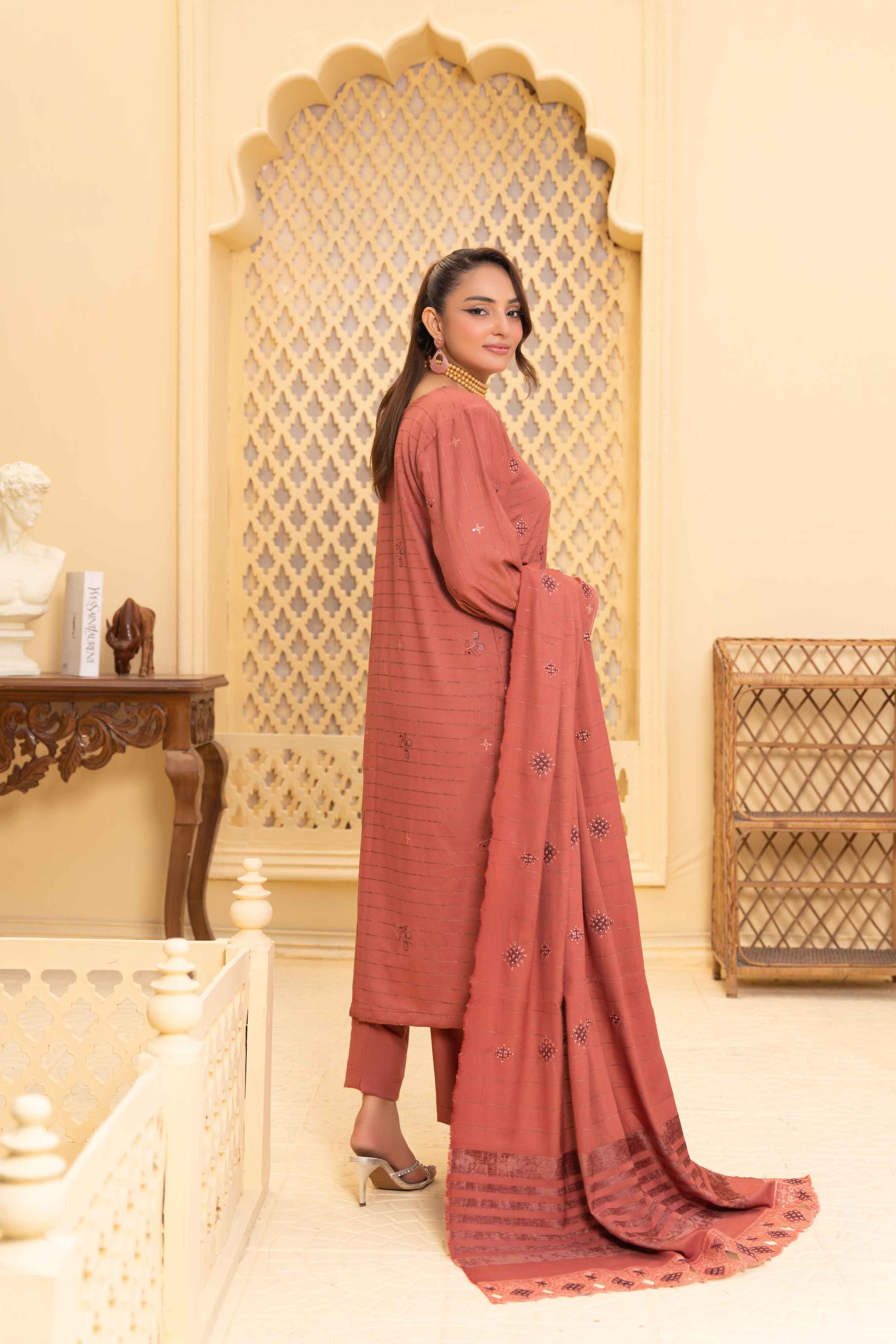 Peach 3 Pcs Dhanak Embroidered Applique suit