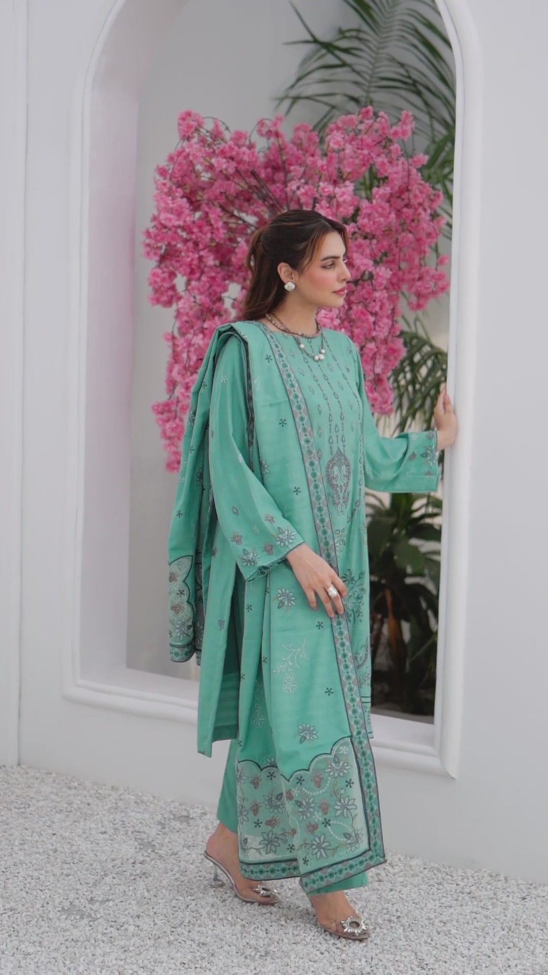 Luxury Pista 3 pcs Embroidered Dhanak Dora Set