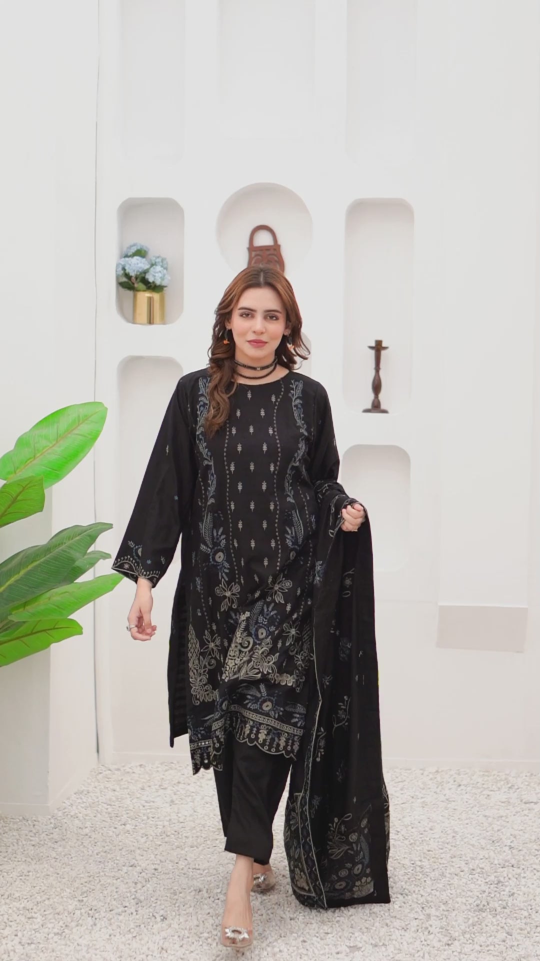Luxury Black 3 pcs Embroidered Dhanak Dora Set
