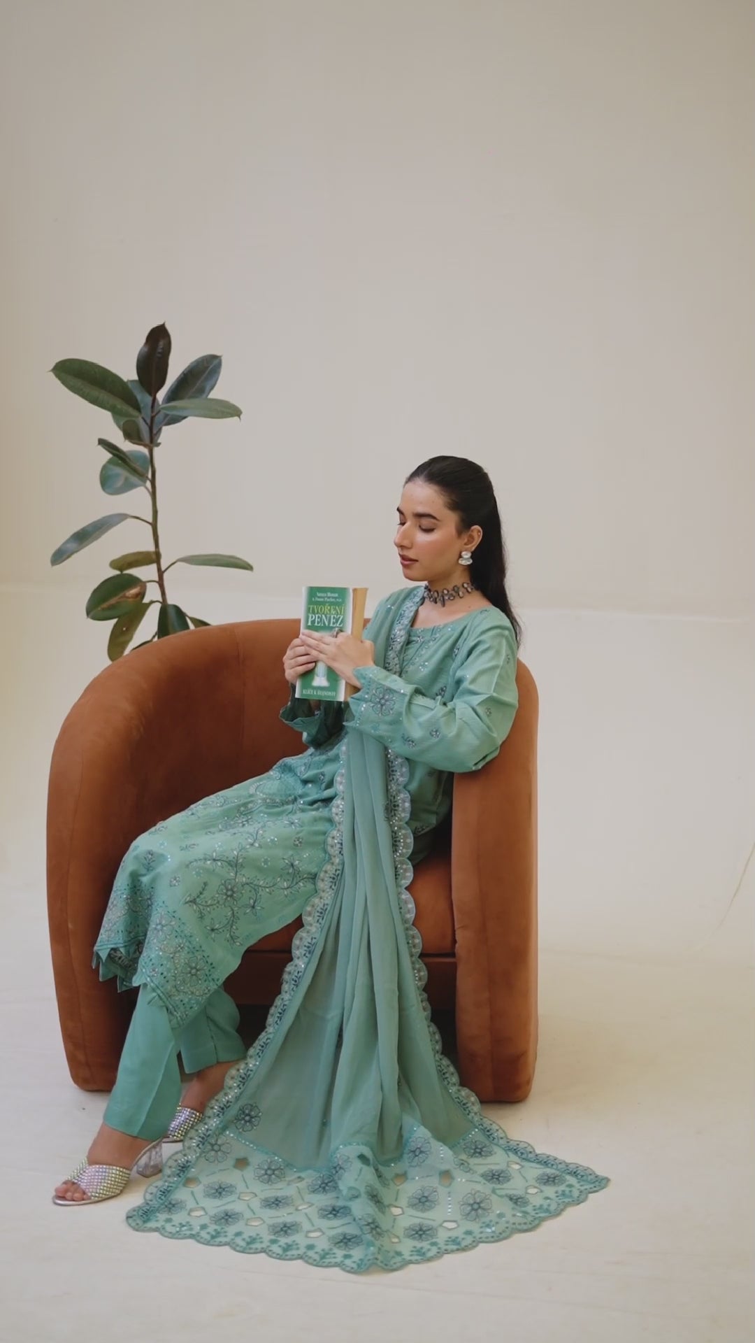 Luxury Pista 3 Pcs Doria Embroidered Viscose Suit